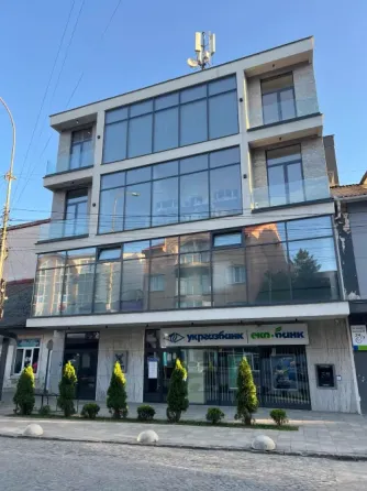 Здається Офісні приміщення площа 120 кв.м 2-й поверх Ужгород Корятовича 33 Ужгород