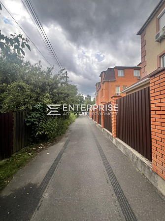Продаж 2-поверховий  з ділянкою 6 сот 105 кв.м 4 кімн. на Центральная вул. Kiev - photo 2