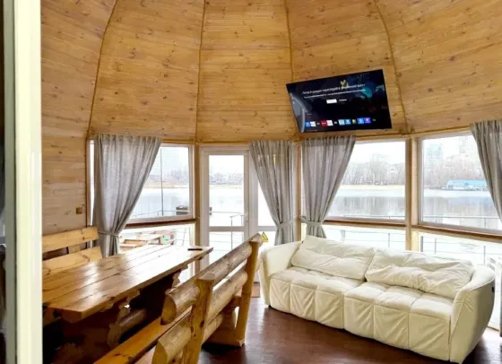 631 A House for rent on the water Kiev