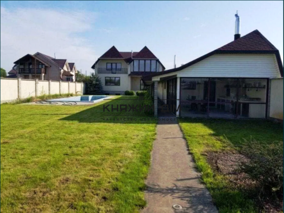 Замечательный, просторный дом 450 м2 3 этажа по Житомирской трассе, с. Колонщина 20 км. от Киева. Колонщина