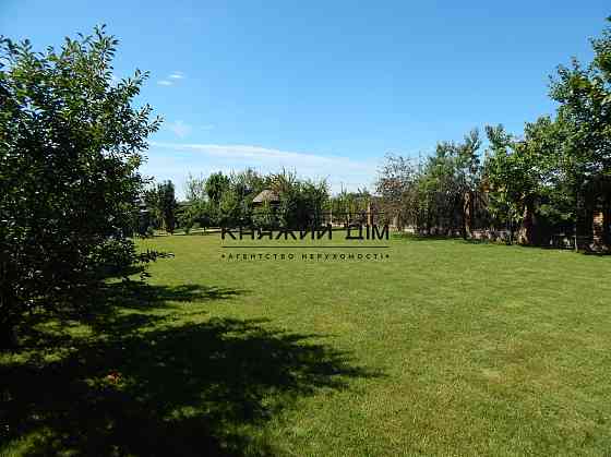 Отличный 3-х этажный коттедж в с. Крушинка! по Одесской трассе. № 132127 Крушинка