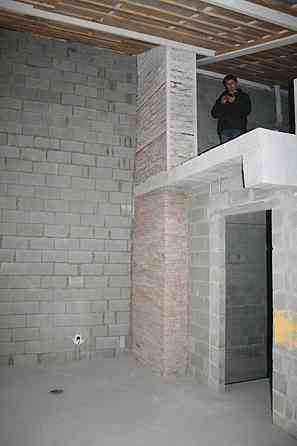 Продаж Квартира 4-кімнатна, 9/9 поверх на Регенераторна, 4 Київ