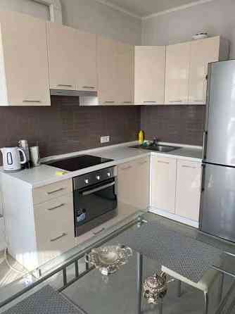 Оренда Квартира 1-кімнатна, 24/25 поверх на Бажана Николая просп., 8б Kiev