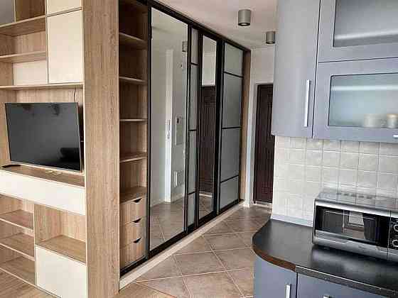 Оренда Квартира 1-кімнатна, 9/14 поверх на ул. Невская Kiev