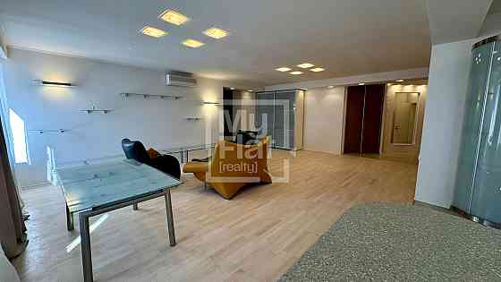 Продаж Квартира 3-кімнатна, 5/8 поверх на вул. Назаровская Киев