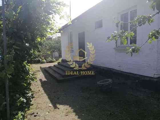 Продам приватизовану частину будинку в селі Великополовецкое 