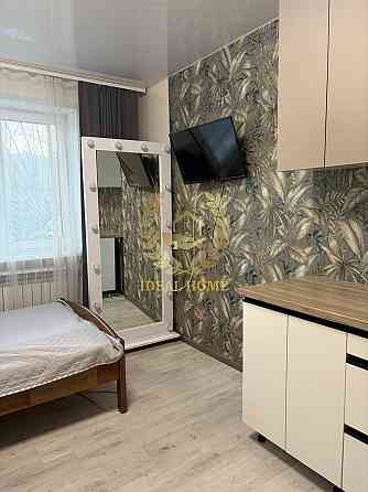 Продаж Квартира 1-кімнатна, 1/5 поверх на Братиславская ул., 8А Киев