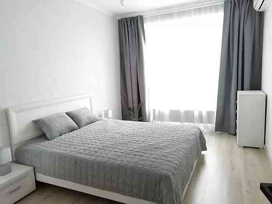 Оренда Квартира 1-кімнатна, 14/21 поверх на Ревуцького, 40В Київ