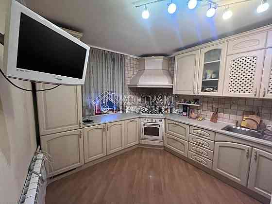 Продаж Квартира 3-кімнатна, 2/9 поверх на вул. Велика Кільцева Харьков