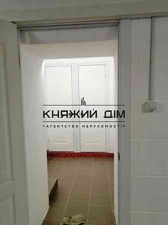 Продаж офісне приміщення на Гарматная ул. поверх - -1/8 Київ