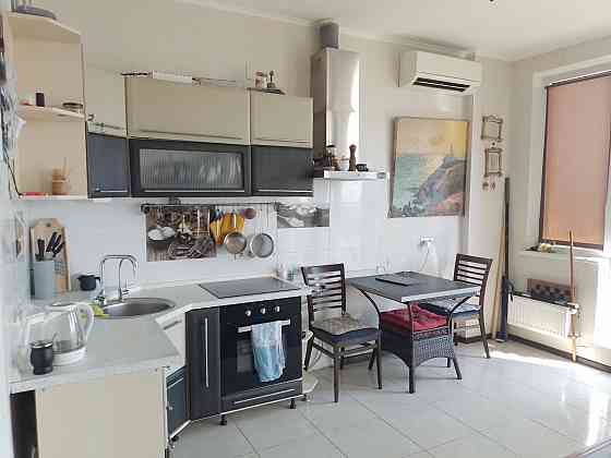 Предлагается к продаже уютная квартира с видом на море Лиманка