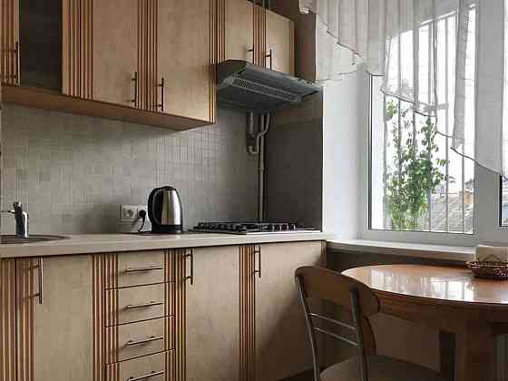 Оренда Квартира 1-кімнатна, 8/9 поверх на ул. Малая Житомирская Киев