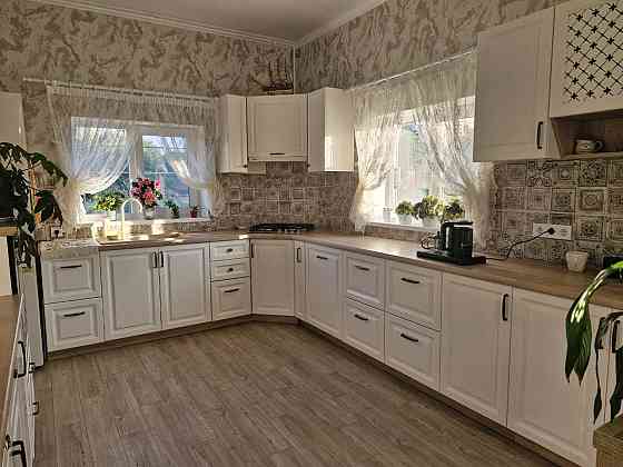 Кухня студия 40 м² + гараж + терраса = идеальный дом Нерубайське