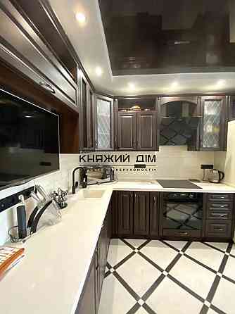 БЕЗ КОМІСІІ ПРОДАЖ 2 к квартира вул. Милославська, 2 код 21146366 Київ