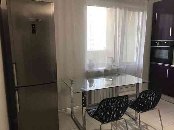 Оренда Квартира 2-кімнатна, 5/25 поверх на Анны Ахматовой ул., 32 Kiev