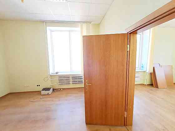 Оренда приміщення вільного призначення на вул. Крушельницької С. поверх - 3/5 Тернополь