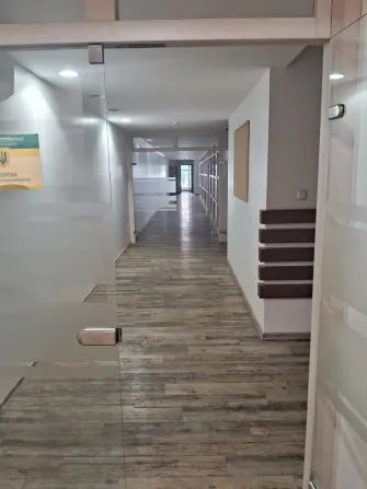 I am selling an office of 475m2, open-space and several offices. Renovation, furniture, glass partitions, 2nd floor Dnipro - photo 9