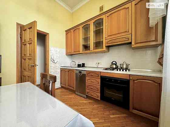 Оренда Квартира 2-кімнатна, 4/4 поверх на вул. Жилянська, 34 Київ