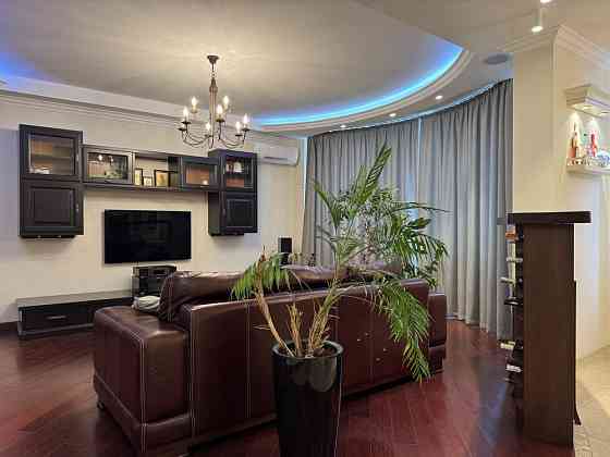 Продаж Квартира 4-кімнатна, 15/17 поверх на Касіяна Василя вул., д. 2/1 Kiev