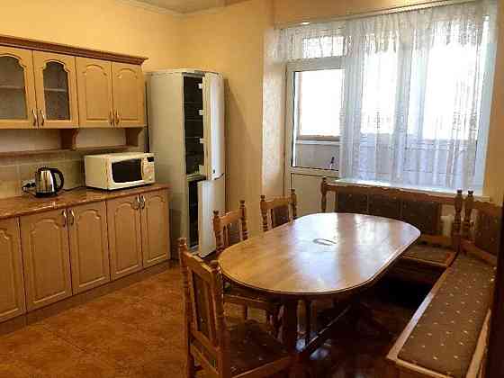 Оренда Квартира 2-кімнатна, 15/20 поверх на Бажана, 14 Київ