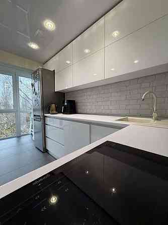 Продаж Квартира 4-кімнатна, 5/9 поверх на Любарского, 84А Dnipro