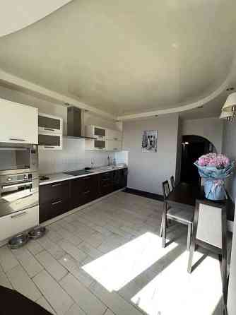 Оренда Квартира 2-кімнатна, 24/28 поверх на ул. Анны Ахматовой, 13 Київ