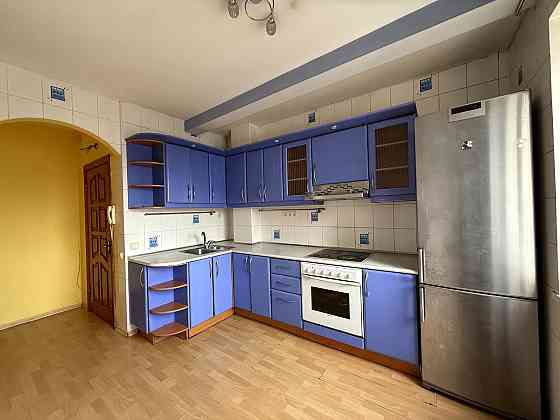 Продаж Квартира 3-кімнатна, 8/9 поверх на Гайдай Зої вул., д. 2 Kiev