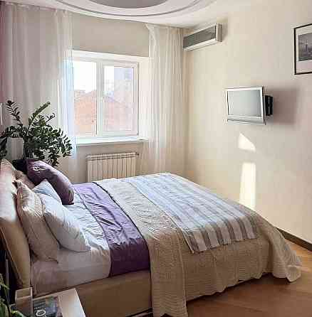 Продаж Квартира 2-кімнатна, 4/21 поверх на Чорновола вул., д. 25 Киев