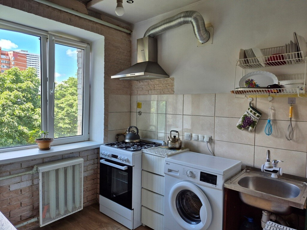 Продаж Квартира 2-кімнатна, 5/5 поверх на проспект Голосеевский, д.126 Киев - изображение 1