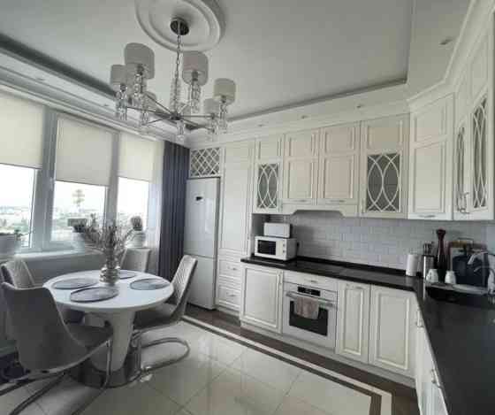 Продаж Квартира 2-кімнатна на ул. Среднефонтанская, 35 Одеса