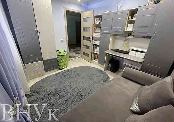 Продаж Квартира 3-кімнатна, 4/5 поверх на Лобачевського Ужгород