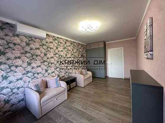 Продаж Квартира 3-кімнатна, 8/24 поверх на Осокорская ул. Киев