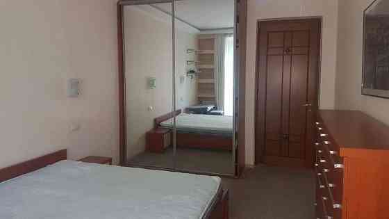 Оренда Квартира 2-кімнатна, 4/5 поверх на ул. Трёхсвятительская Киев