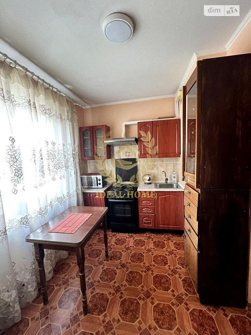 1-кімнатна квартира біля метро Мінська, вул. Івасюка 37 Киев - изображение 1