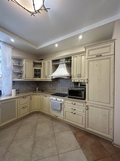 Продаж Квартира 3-кімнатна, 10/15 поверх на Володимира Івасюка вул., д. 26а Київ - фото 1