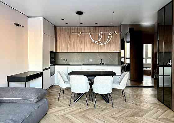 Продаж Квартира 3-кімнатна, 7/25 поверх на Ужгородський вул., д. 4/1 Киев