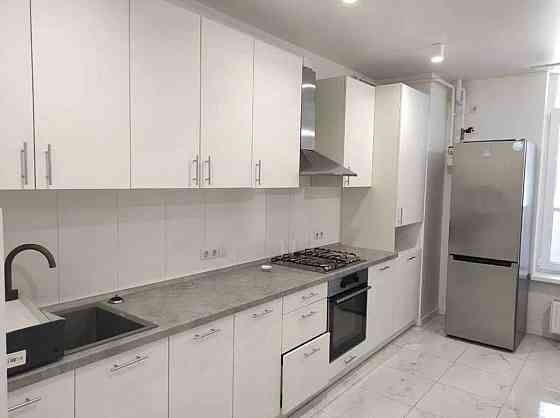 Оренда Квартира 2-кімнатна, 2/10 поверх на ул. Глубочицкая Київ