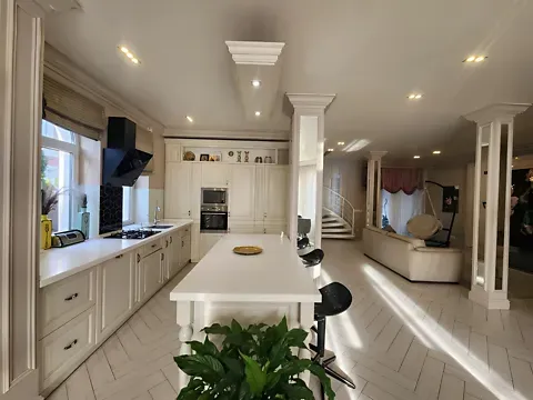 For rent 3-storey   220 sq.m 4 rooms at Київська вулиця 34 Chernivtsi - photo 7