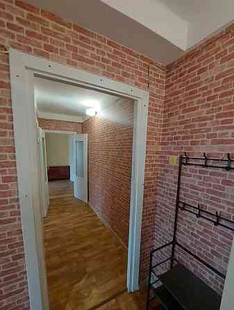 Оренда Квартира 3-кімнатна, 5/9 поверх на пр. Воскресенський, 25 Kiev