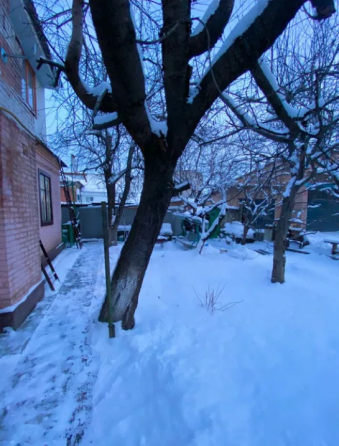 Продається пів-будинку (центр) Кропивницький