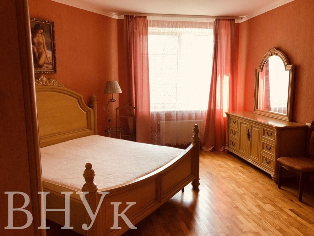 Продаж Квартира 3-кімнатна, 5/6 поверх на вул. Петлюри Львів - фото 1