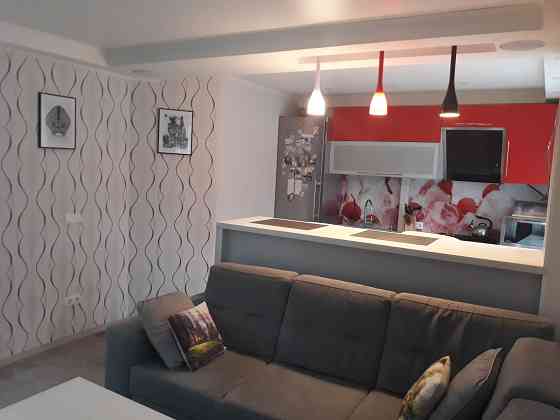 Продаж Квартира 3-кімнатна, 2/9 поверх на Макеевская вул., д. 7 Kiev