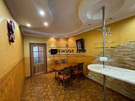 Оренда Квартира 3-кімнатна, 12/17 поверх на Анны Ахматовой ул. Kiev