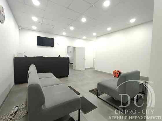 Продаж торгове приміщення на Січеславська Набережна вул., 16б поверх - 1/2 Дніпро