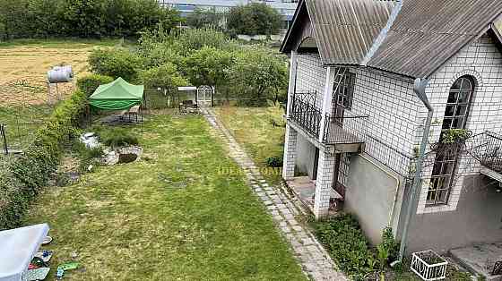 Продаю 3-х поверховий будинок в Крюківщині 