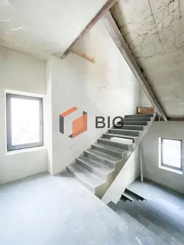 Здається    Луцьк Сверстюка Євгена вулиця Луцьк - фото 1