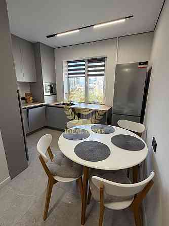 Продаж Квартира 3-кімнатна, 6/9 поверх на Хорольская ул., 8/4 Київ