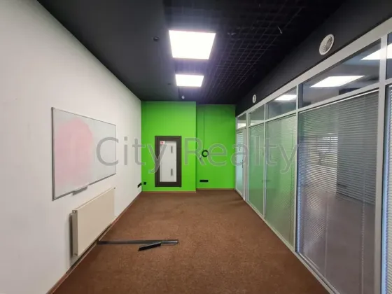 Здається Офісні приміщення площа 220 кв.м 5-й поверх Київ Кирилівська 15/1 Київ