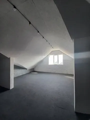 Продаж 3-поверховий   160 кв.м 4 кімн. на Стрілецький масив 15  - фото 16