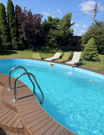 630 Three-storey house with swimming pool for rent Kiev